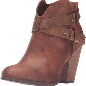 Double ankle buckle strap bootie
